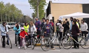 Cambrils Decideix organitza una bicicletada popular pel passeig marítim de Cambrils per recordar la cita del 25-A