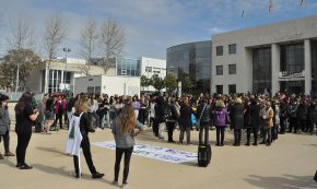 8-M: «Ens volem lliures, ens volem vives, feministes, combatives i rebels. Seguirem fins aconseguir el món que volem!»