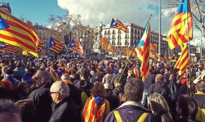 Un centenar de cambrilencs assisteix a la manifestació en favor de la República a Barcelona
