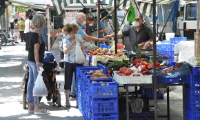 El mercadet ambulant es prepara per a la seva reobertura total