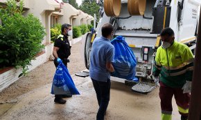 Destruïts més de 1.200 objectes del «top manta» intervinguts a l'Hospitalet de l'Infant