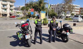 La Policia Local deté dos joves que feien venda ambulant per la zona de Cambrils Badia