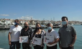 La Confraria de Pescadors premia als tres restaurants que adquireixen el peix directament a la llotja