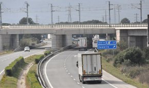 El plenari demana que no es prorroguin les concessions de les autopistes AP-2 i AP-7