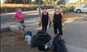 Talking Rubbish, una nova iniciativa per recollir residus i conscienciar la població cambrilenca de la situació mediambiental