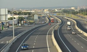 Un motorista, ferit crític després d'accidentar-se a l'A-7 a Mont-roig del Camp