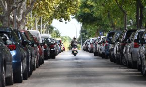 Diversos veïns denuncien destrosses i robatoris a vehicles estacionats al carrer de Beltran de Cambrils 