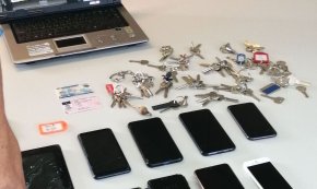 Els Mossos d'Esquadra detenen un home a Salou per falsificació i per conduir sense haver obtingut mai el permís
