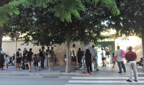 El col·legi Cardenal Vidal i Barraquer confina dos grups d'alumnes