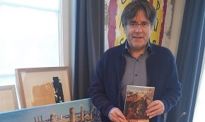 El llibre «Lo Carrasclet. Crònica d'un irreductible 1687-1743» de Jaume Borràs arriba a mans del president Carles Puigdemont