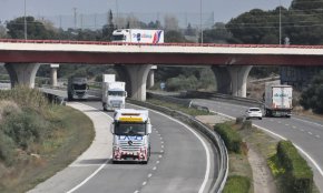 Trànsit obrirà un carril addicional a l'AP-7 nord i a l'AP-7 sud els diumenges de setembre per reduir les retencions 