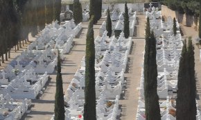 La visita al cementiri d'enguany, condicionada per la situació sanitària actual