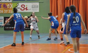 Contundent derrota del CB Cambrils femení contra el CB Àguiles
