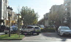 Un intent de desallotjament d'un habitatge provoca greus aldarulls a l'avinguda de Josep Vidal i Barraquer
