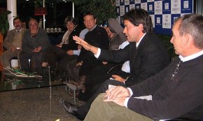 Oliver Klein: "Voler estar a tot arreu, controlar-ho tot i no deixar fer res a la resta, té un nom"