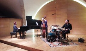 Excepcional concert de Jazz amb Manel Fortià Trio a la Cripta