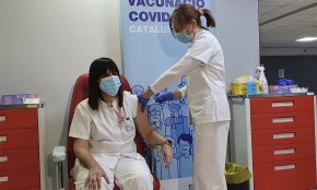 S'administren les primeres dosis de la vacuna de Moderna als professionals de la sanitat de la demarcació de Tarragona