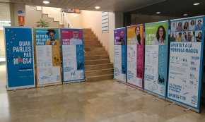 L'exposició «Quan parles fas màgia» del Voluntariat per la llengua arriba a Cambrils i a l'Hospitalet de l'Infant