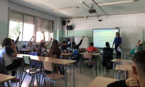 El programa d'activitats sobre salut i igualtat inclou un taller de sensibilització sobre la covid-19 a les escoles