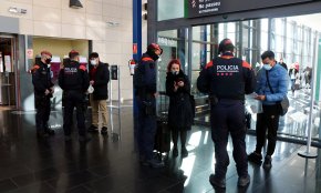 Els Mossos reforcen els controls de mobilitat a l'estació de l'AVE del Camp de Tarragona