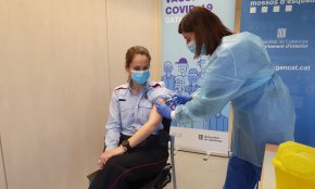 La Regió Sanitària Camp de Tarragona inicia la vacunació als Mossos d'Esquadra amb la vacuna d’AstraZeneca 