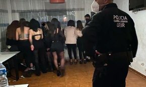 Desallotgen una festa multitudinària en una masia turística de Reus amb 33 persones