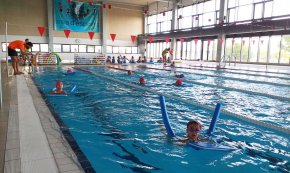Les classes de natació a la Piscina Municipal Coberta de l'Hospitalet de l'Infant es reprendran a partir de demà dilluns