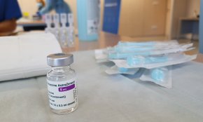 El Departament de Salut suspèn preventivament la vacunació amb AstraZeneca