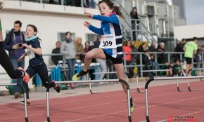 L'atleta cambrilenca Noa Anton, medalla d'or al tetratló s-12 del campionat territorial de proves combinades