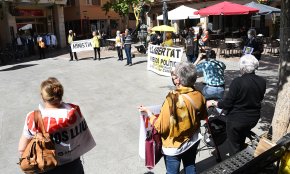 Nova jornada de resistència dels Avis i Àvies a la plaça de la Vila
