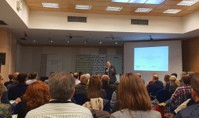 L'economista Gonzalo Bernardos aposta per seguir potenciant el turisme, la gastronomia, la cultura, l'esport i el comerç per al Cambrils de 2030 