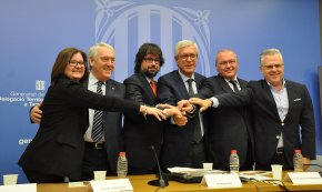 Alcaldes del Camp de Tarragona i Generalitat recuperen el projecte del tren-tramvia en un històric pacte territorial d'infraestructures