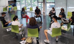 Trobada dels Agents de Salut a l'Ateneu Juvenil per compartir experiències