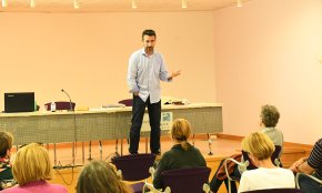 Club de Lectura Adult sobre l’escriptor sicilià Andrea Camilleri amb el seu traductor al català, l’escriptor Pau Vidal