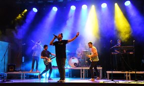 Energètica estrena del segon disc de La Clandestina, «Entre llençols» a l'auditori de Vila-seca