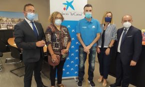 L'Associació de Familiars d'Alzheimer Costa Daurada rep una donació de la Fundació La Caixa que es destinarà a tallers adreçats als cuidadors