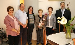 Amics de la Gent Gran desplega, un any més, la campanya «Roses contra l'oblit» 