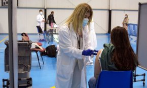 Els ciutadans d'entre 35 i 39 anys ja poden demanar hora per vacunar-se