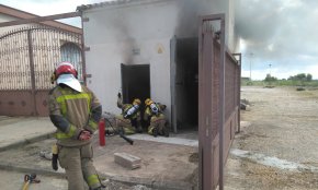 S'incendia una caseta de la xarxa de subministrament elèctric a l'avinguda de Vilafortuny