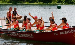 Primera posició de l'equip femení absolut del Club Rem Cambrils en la regata de la Lliga Catalana de Llagut celebrada a Flix