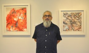 Carles Piqueras presenta l'exposició «El Rebost», una col·lecció d'obres fetes amb llapis de colors on els aliments són els protagonistes