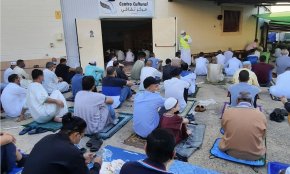 La comunitat musulmana celebra la Festa del Xai amb una pregària col·lectiva a la mesquita