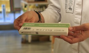 Les farmàcies ja poden vendre test d'antígens d'autodiagnòstic a partir d'avui