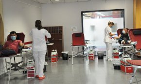 El Casal Municipal de la Gent Gran acull una nova campanya de donació de sang sota el lema «Viu i fes viure»