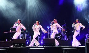 L'inigualable llegat d'ABBA reneix a Cambrils