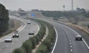 Detingut un home per robar a l'Ap-7 de manera reincident amb el mètode del «punxa-rodes»