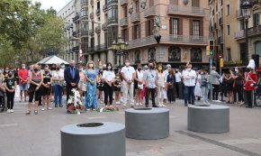 Homenatge a la Rambla de Barcelona a les víctimes de l'atemptat gihadista