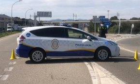 La Policia Local deté un conductor per circular amb un permís de conduir de Sèrbia fals