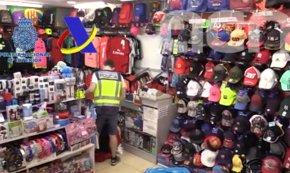 Intervenen més de 30.000 objectes falsificats i detenen 42 persones en el marc d'un operatiu policial a Salou