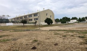 Les famílies de l'escola La Bòbila exigeixen una millora de l'entorn del centre «per la seguretat i el benestar» dels seus fills